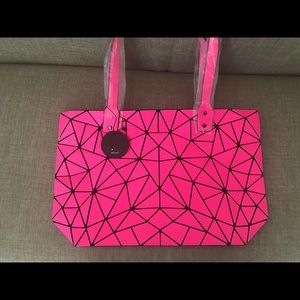 New P Luca Hot Pink Geo-Print Tote